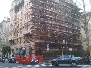 impalcature su via Casaregis